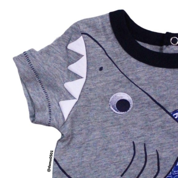 NWT Boys Joe Fresh Gray 3D Shark Fin Graphic Tee - Picture 3 of 8